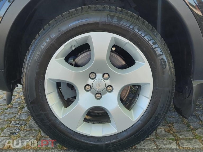 Land Rover Discovery Sport 2.0 eD4 HSE Luxury — fotografia 6