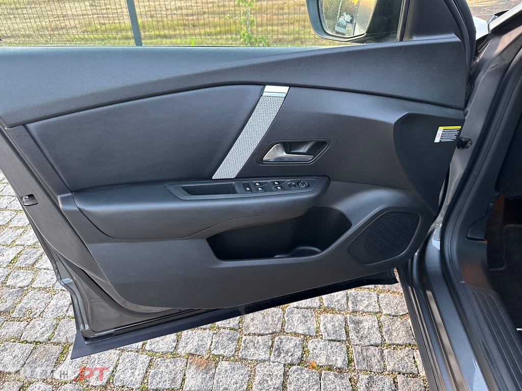 Citroen C4 PureTech 130 SHINE