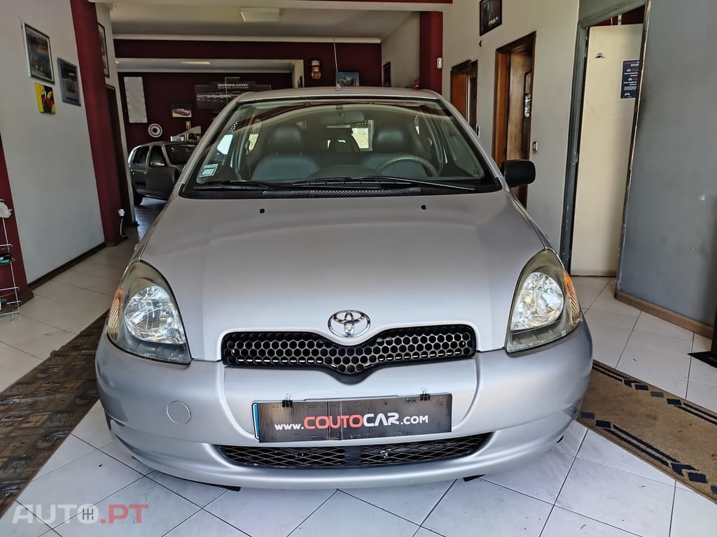 Toyota Yaris 1.0 Base
