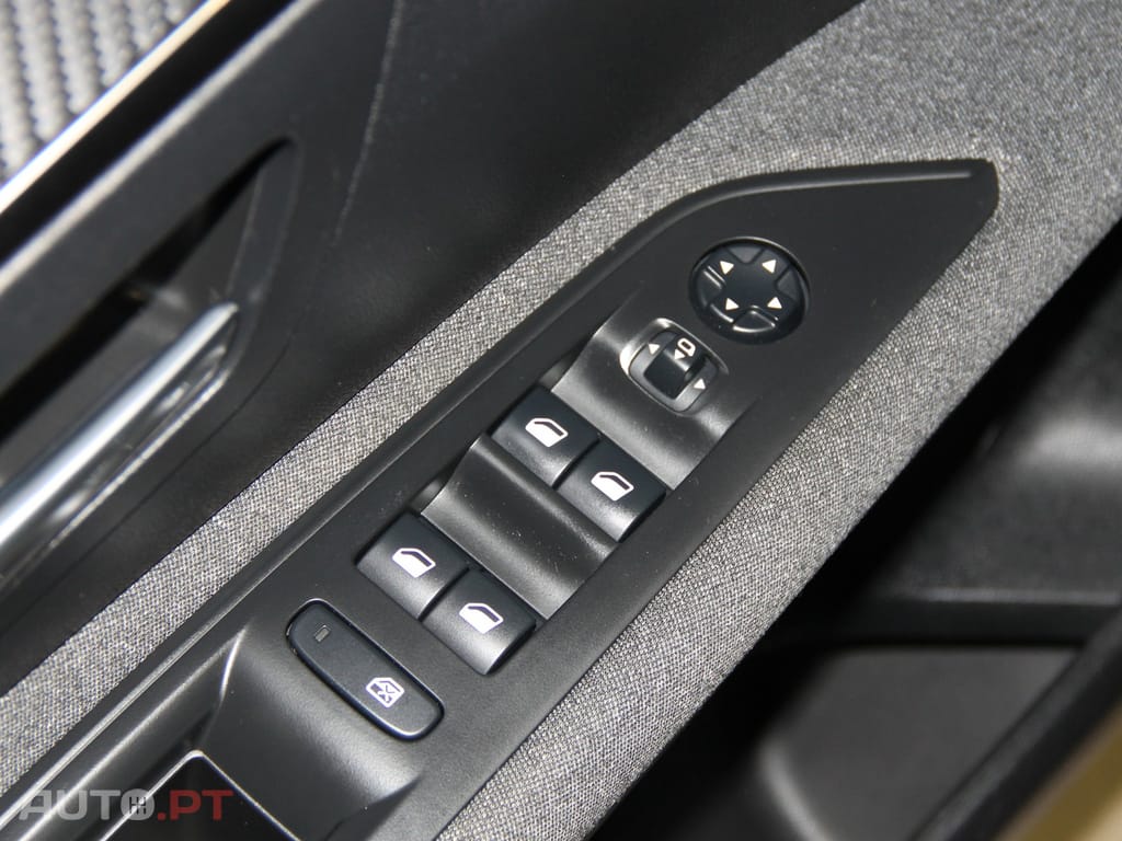 Peugeot 3008 1.5 BlueHDi Active