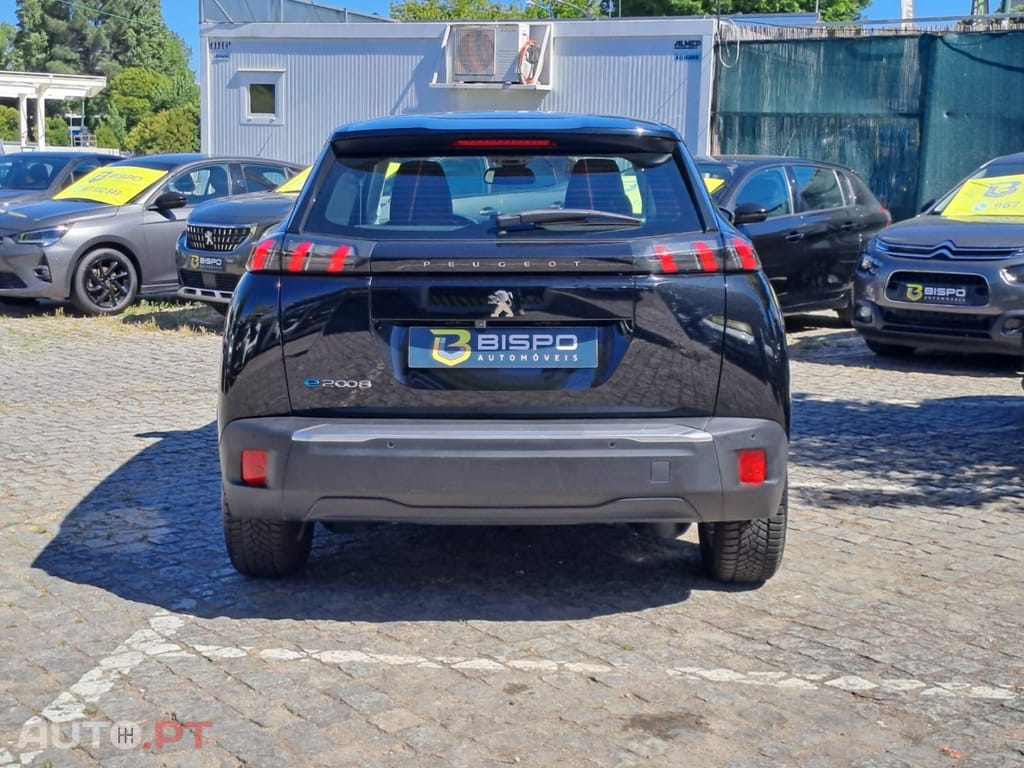 Peugeot E-2008 50 kWh Active
