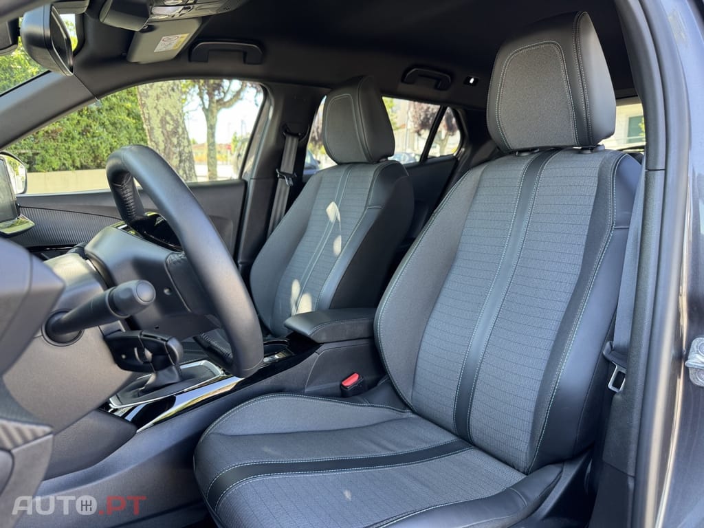 Peugeot 2008 PureTech 100 Allure