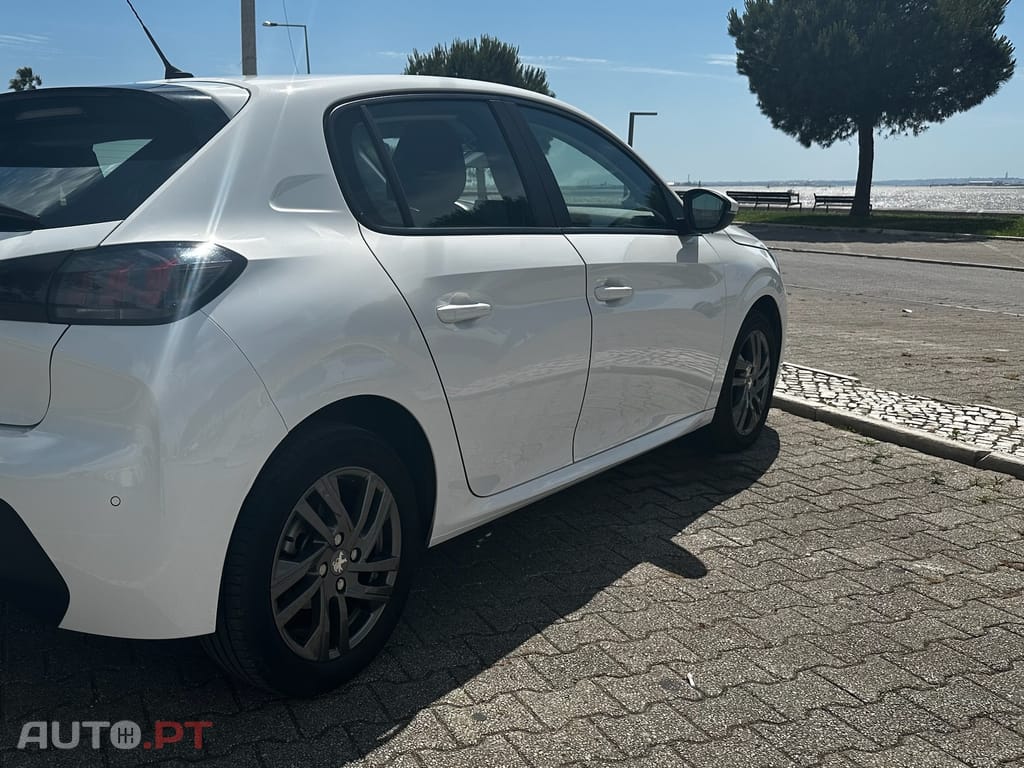 Peugeot 208 •	Peugeot 208 1.5 BlueHDi Active Business Pack