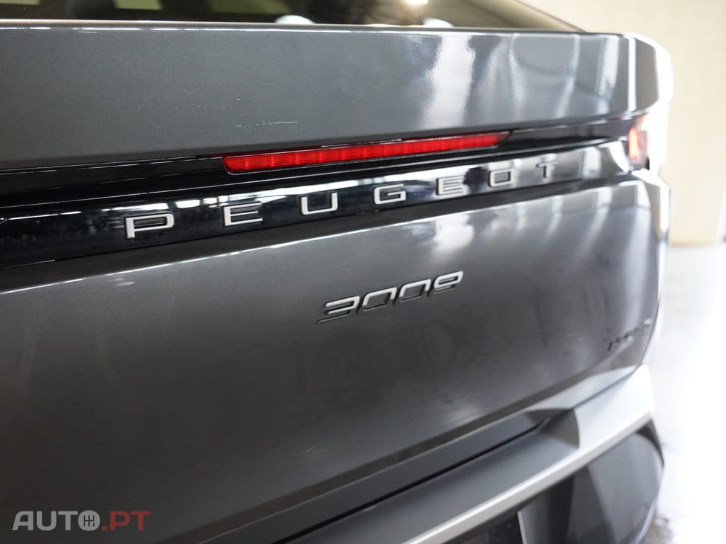 Peugeot 3008 1.2 Hybrid Allure e-DCS6