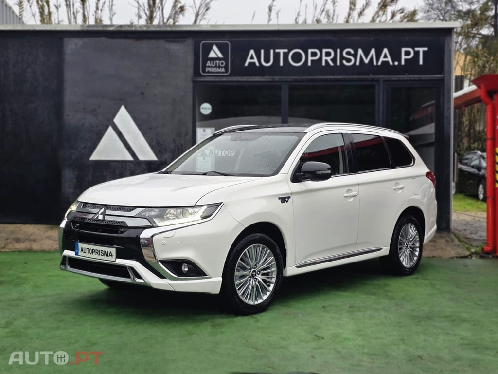 Mitsubishi Outlander 2.4L PHEV TWIN MOTOR 4WD INVITE