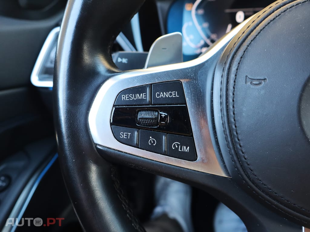 BMW 330 e Touring Pack M Auto