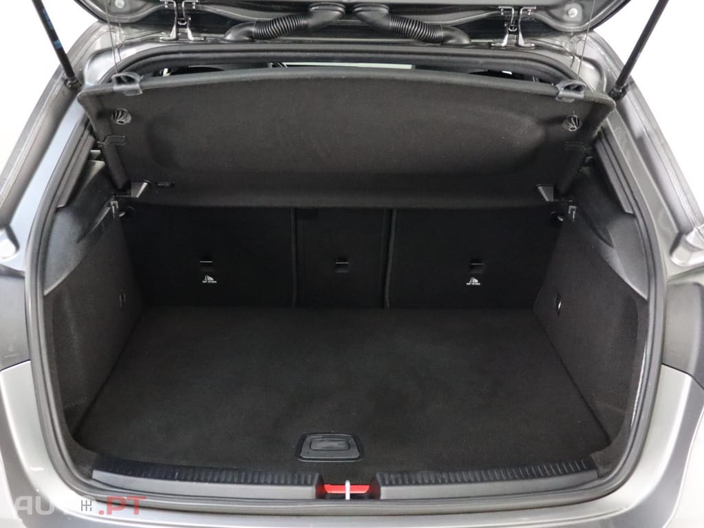 Mercedes-Benz A 250 e Auto AMG LINE