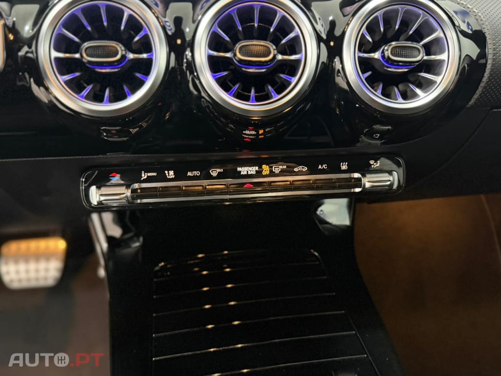Mercedes-Benz A 250 e AMG Line