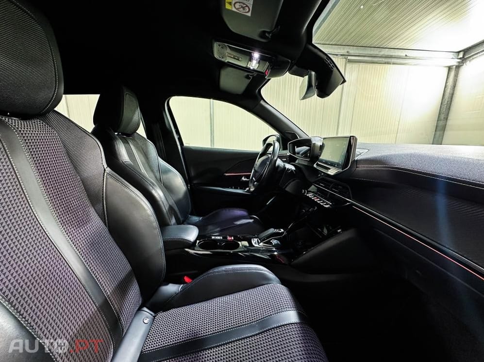 Peugeot E-2008 50 kWh GT