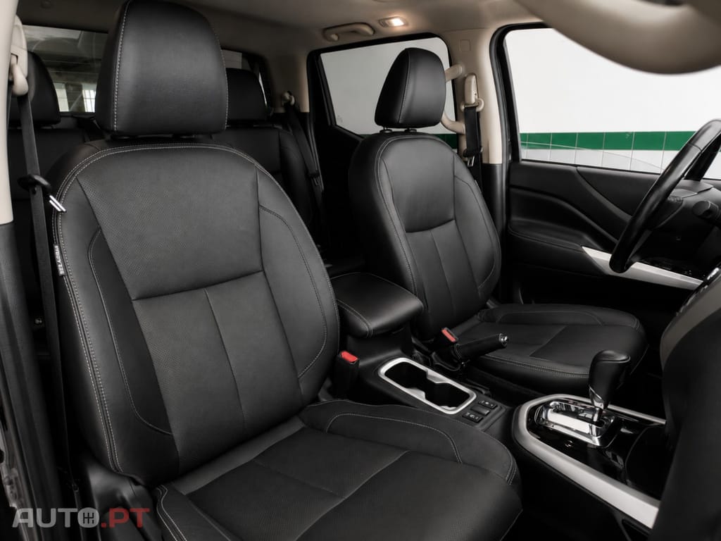 Nissan Navara 2.3 dCi CD 4WD Tekna Auto