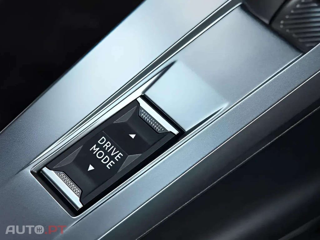 Peugeot 408 e 58 kWh Allure I.V.A DEDUTÍVEL 