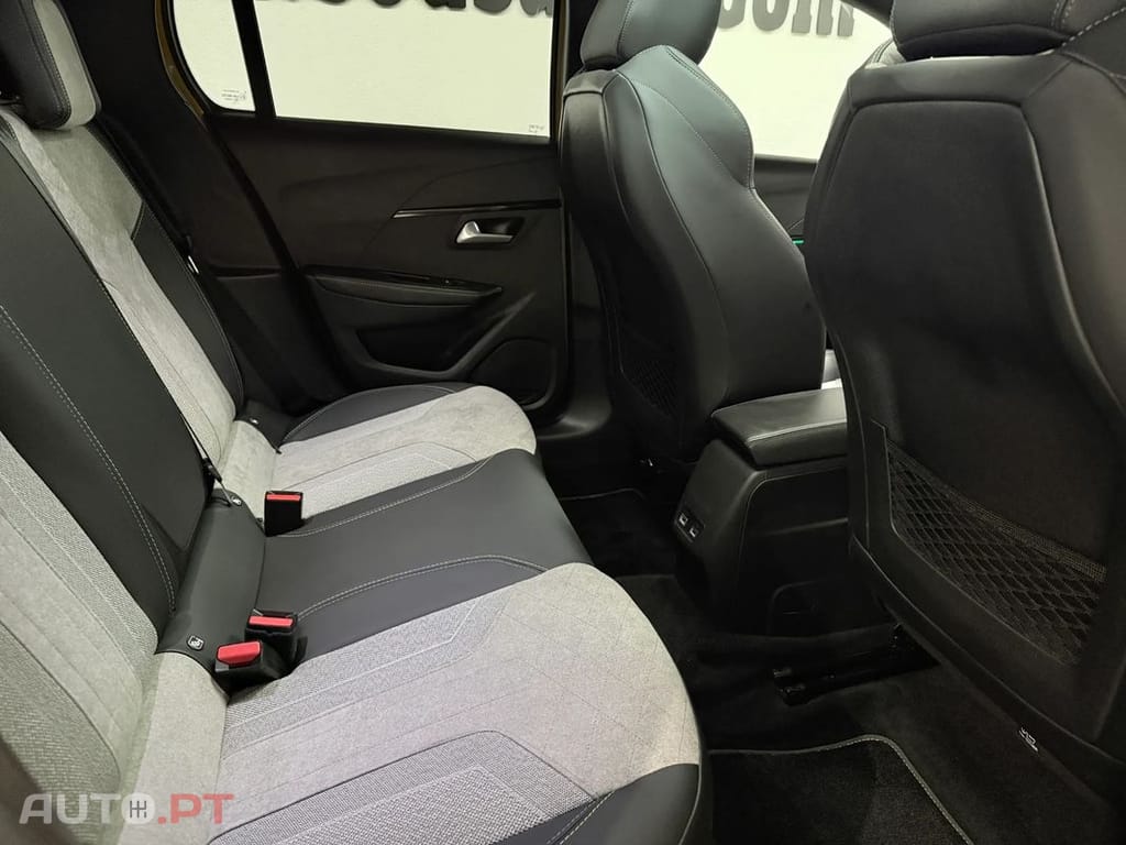 Peugeot E-208 50 kWh GT