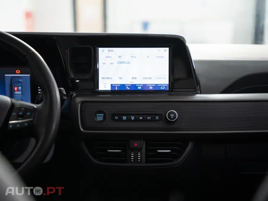 Ford Tourneo 1.0 EcoBoost Titanium