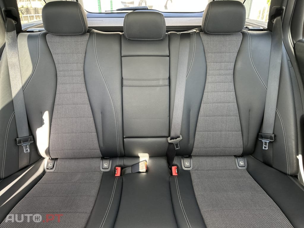 Mercedes-Benz E 300 de 4Matic T 9G-TRONIC Avantgarde