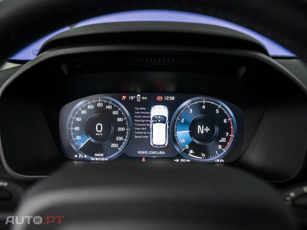 Volvo XC40 1.5 T2 Momentum Core