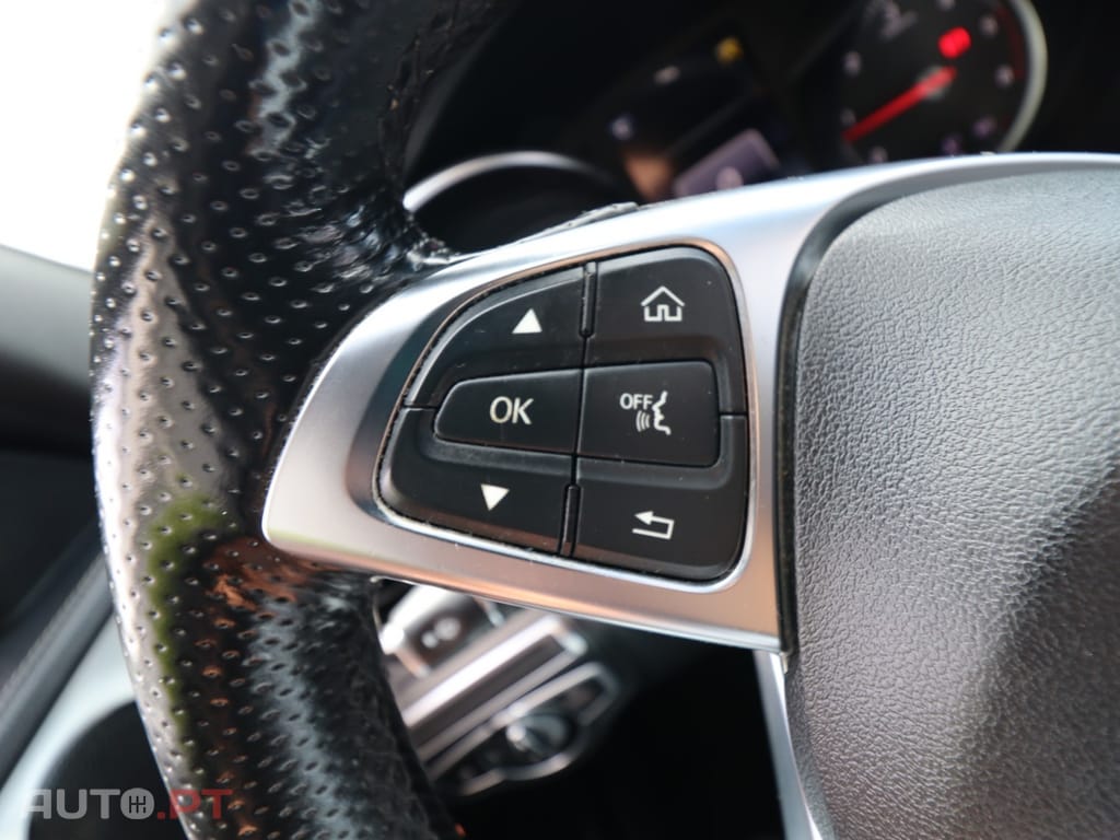 Mercedes-Benz C 220 AMG LINE