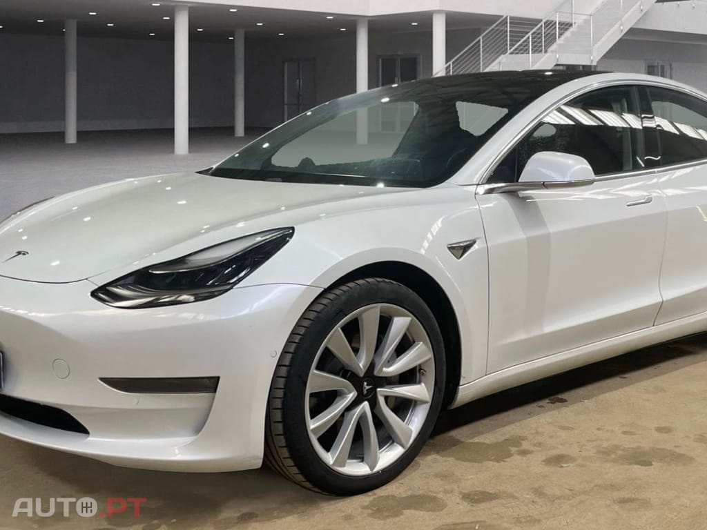 Tesla Model 3 Outro