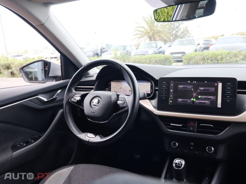 Skoda Kamiq 1.0 TSI Selection — fotografia 11