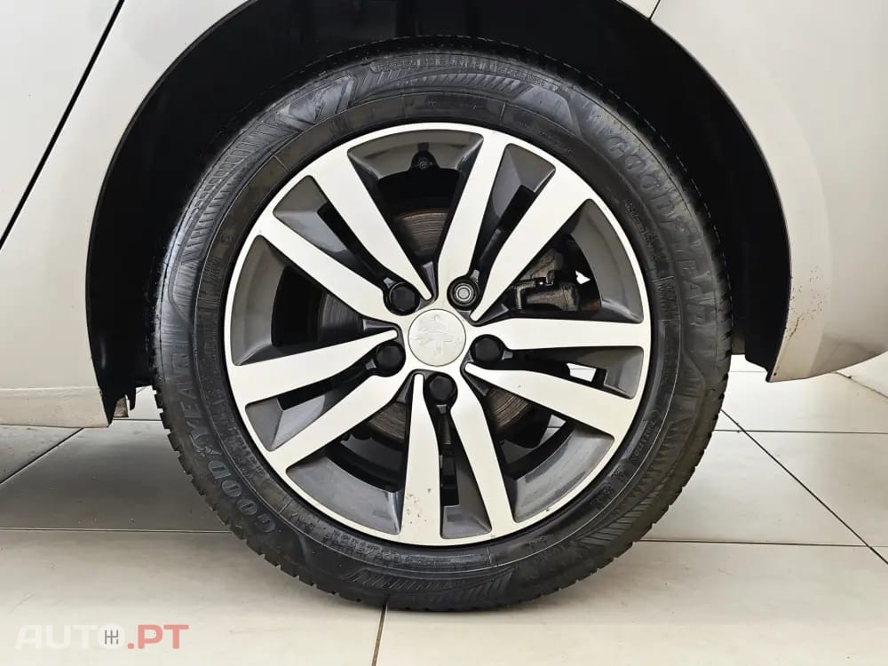 Peugeot 308 PureTech 130 EAT8 Allure Pack