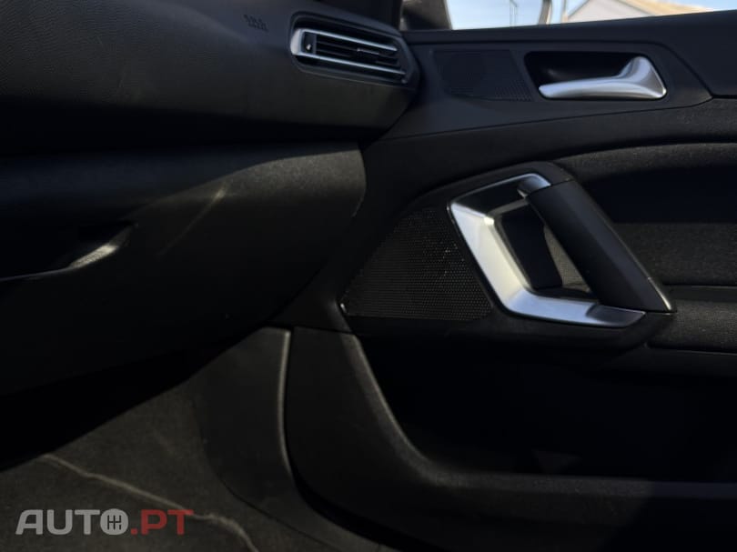 Peugeot 308 1.2 PureTech Allure EAT8