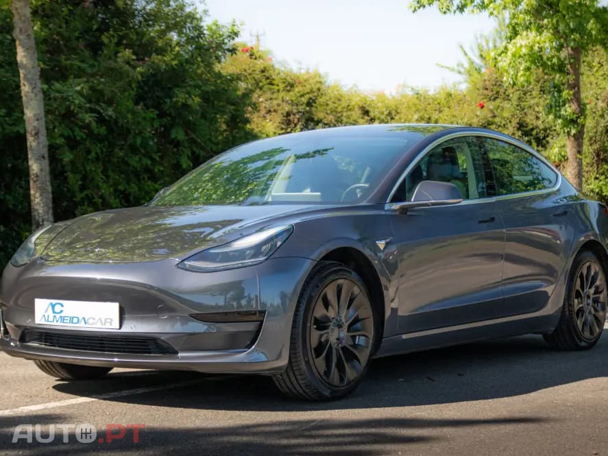 Tesla Model 3 Standard Range Plus RWD