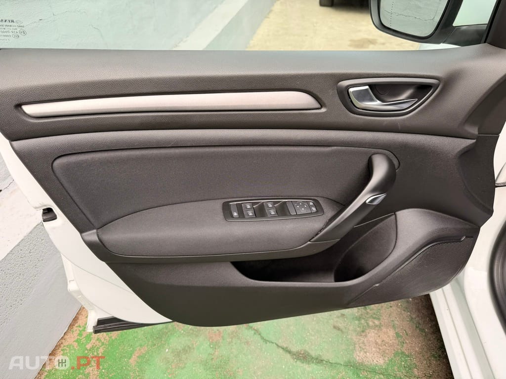 Renault Mégane E-Tech 1.6 E-Tech Híbrido/Plug-in 160cv