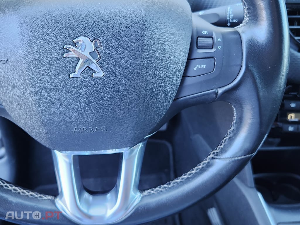 Peugeot 208 1.5 BlueHDi Allure