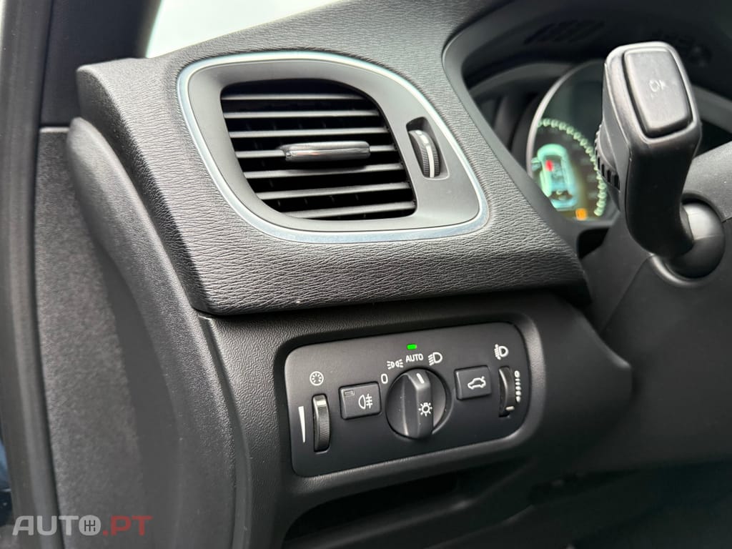 Volvo V40 1.6 D2 R-Design