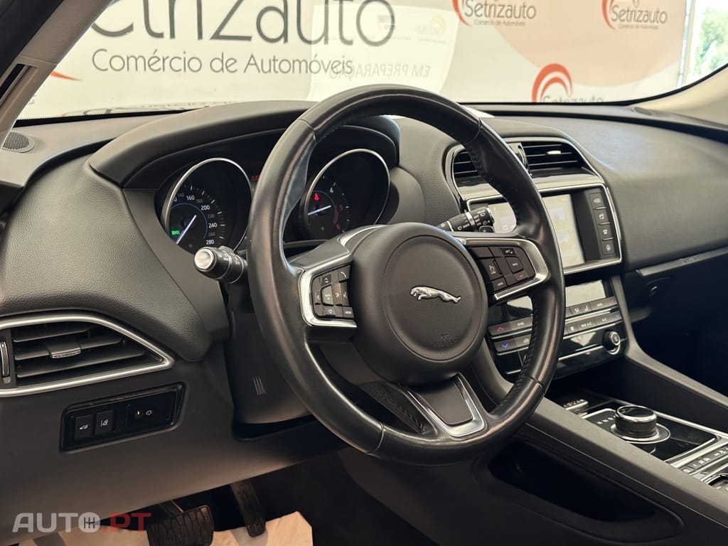 Jaguar F-Pace D200 AWD SE