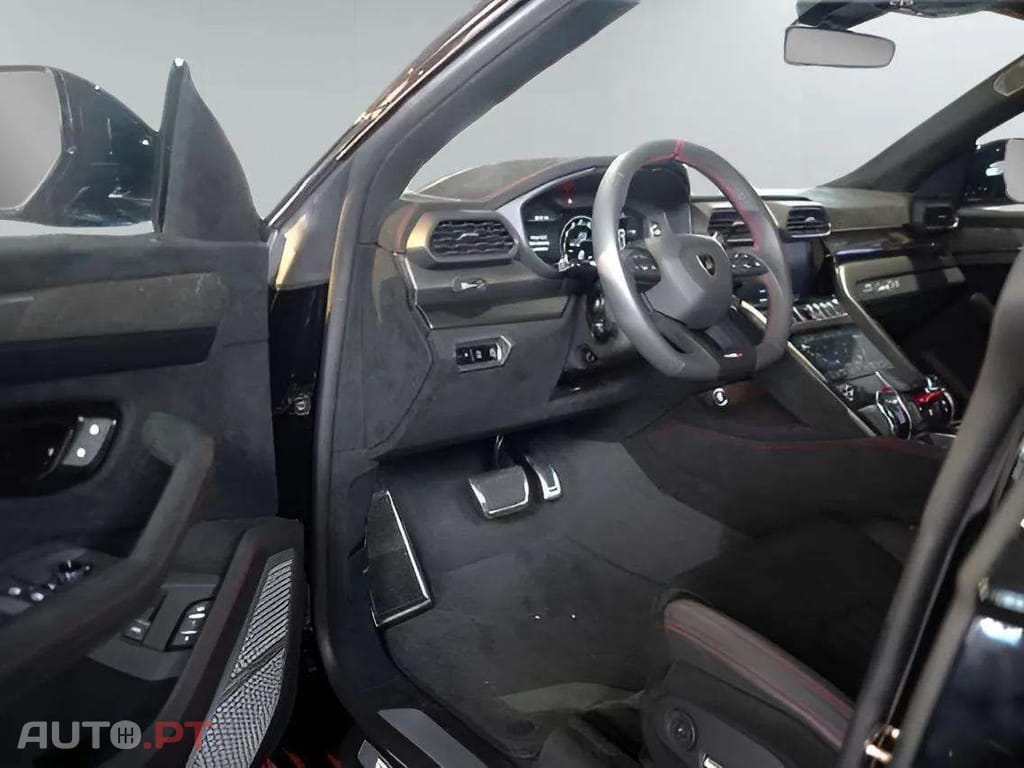 Lamborghini Urus Performante AKRAPOVIC Full Carbon