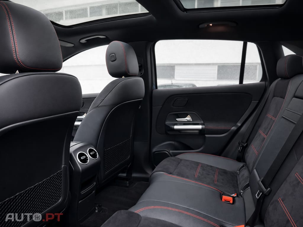 Mercedes-Benz EQA 300 3M AMG Advanced Line