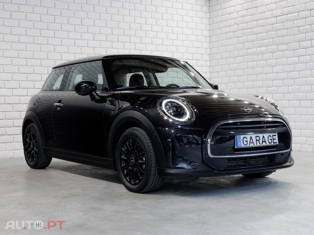 MINI Cooper Premium Yours Auto