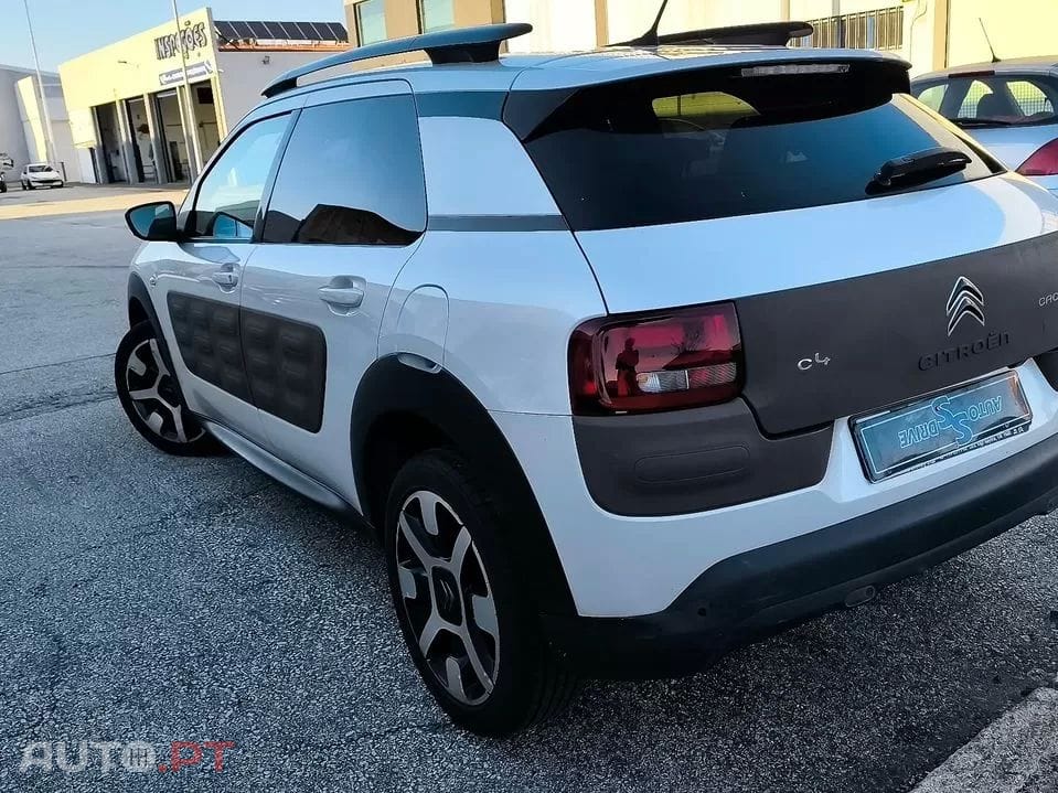 Citroen C4 Cactus 1.6 e-HDi Shine ETG6 92g