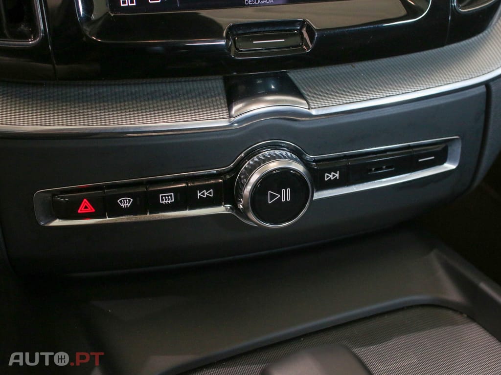 Volvo XC60 2.0 T6 PHEV Black Edition AWD