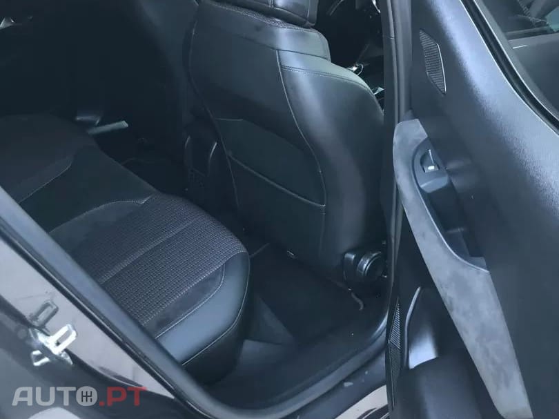 DS DS3 Crossback E-Tense Performance Line