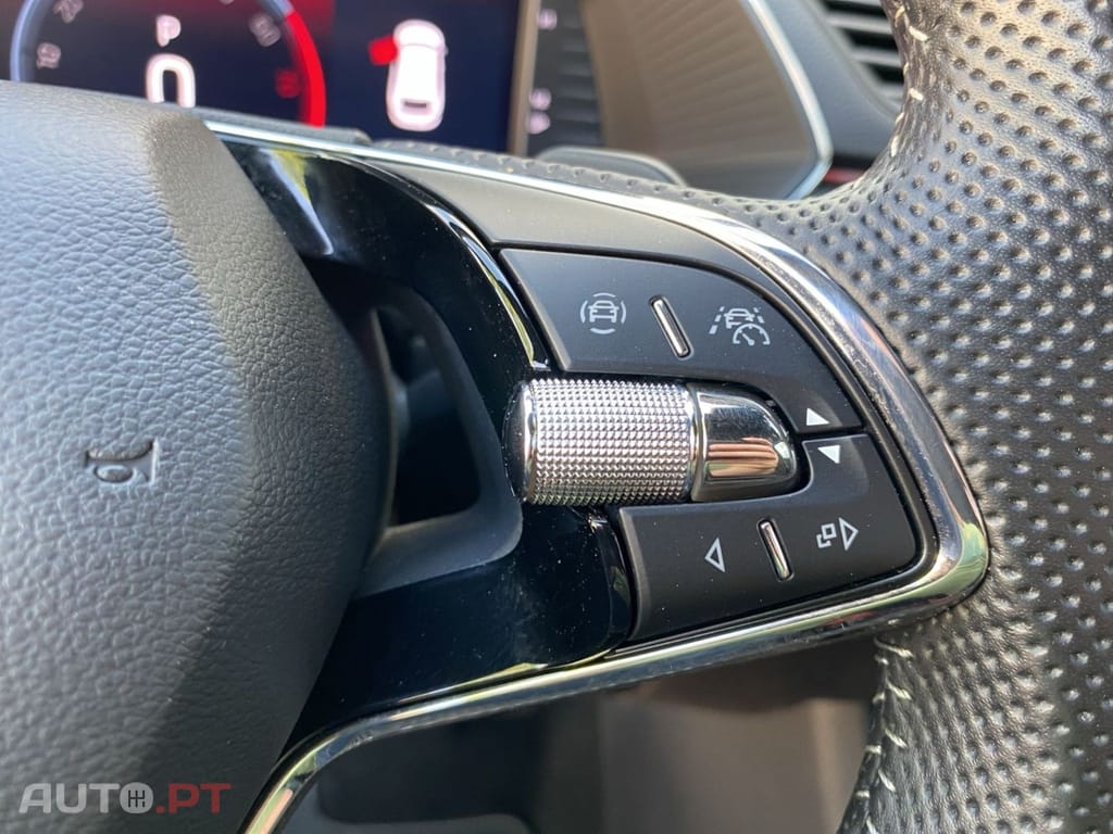 Skoda Superb Break I.V.A DEDUTIVEL 1.4 TSI iV Sportline +DSG+AHK