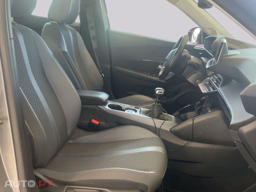 Peugeot 2008 1.2 PureTech Allure