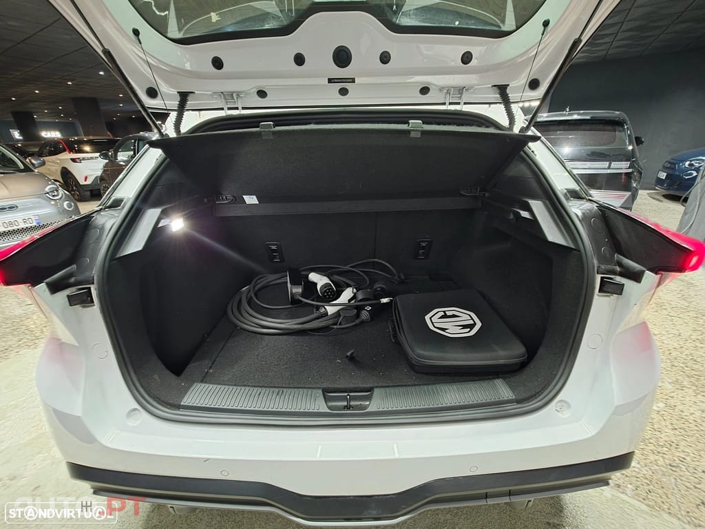 MG MG4 4 Luxury 64 kWh