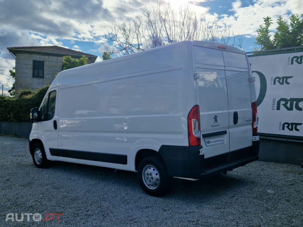 Peugeot Boxer 2.0 BlueHDi 335 L3H2 Premium