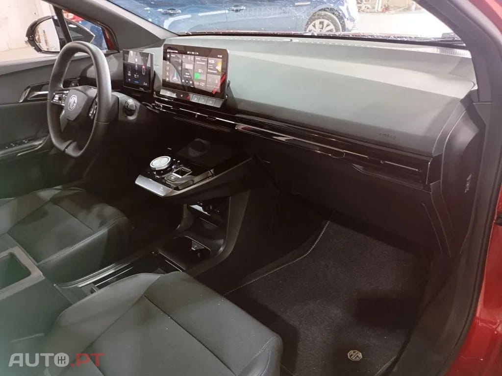 MG MG4 77 kWh Extended Range Luxury