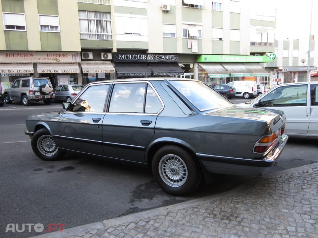 BMW 520 i E28 1983 Clássico