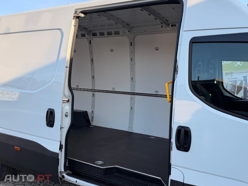 Iveco Daily 3.0 - 180 CV  L4 H2