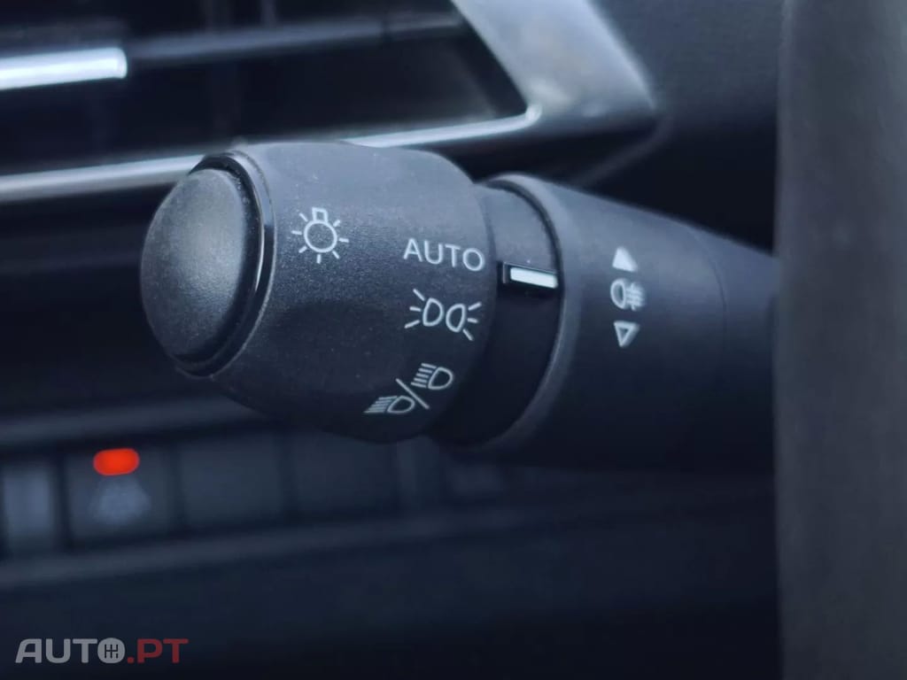Peugeot 3008 PureTech 130 Stop & Start GPF EAT8 Active Pack