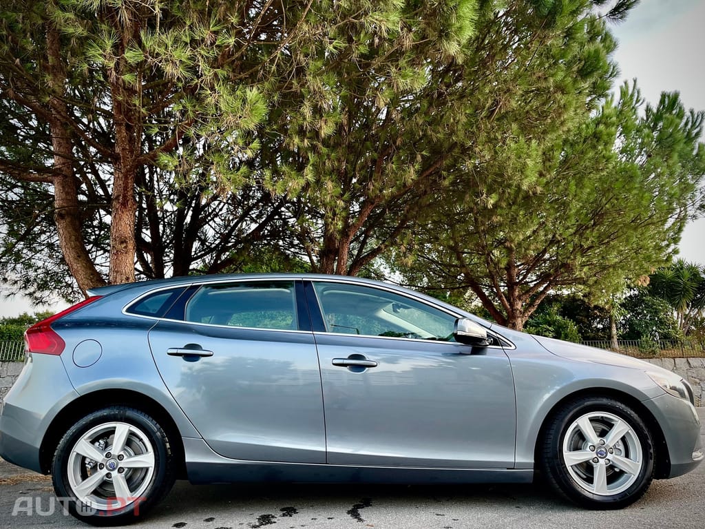 Volvo V40 D2