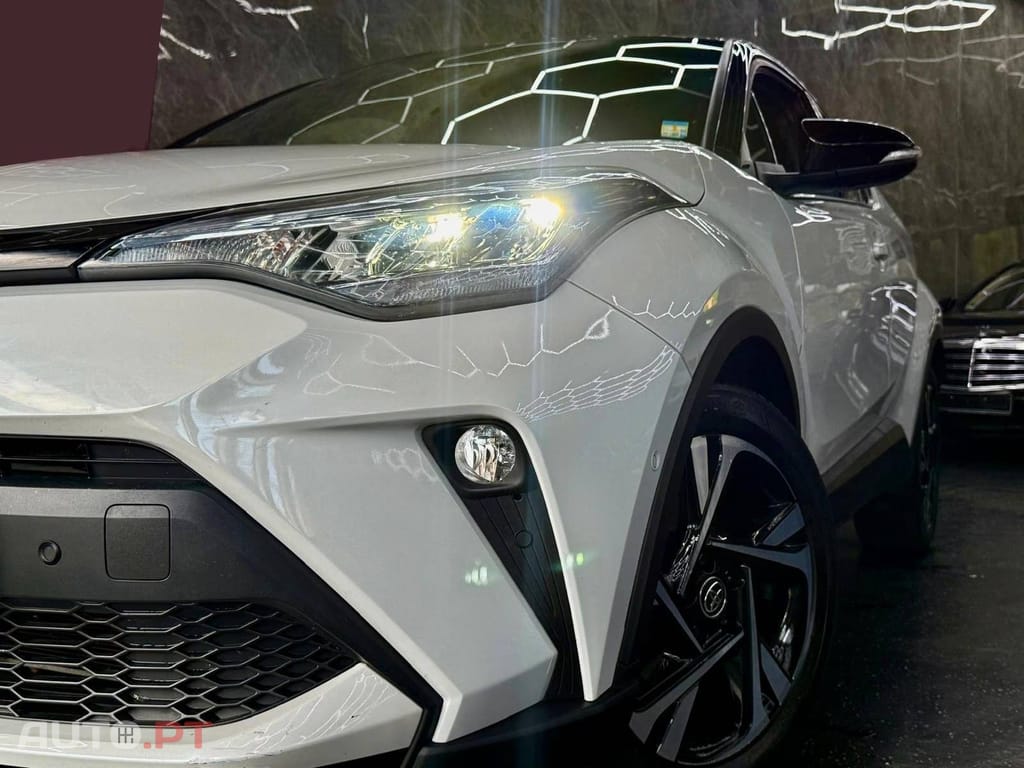 Toyota C-HR 2.0 Hybrid Team