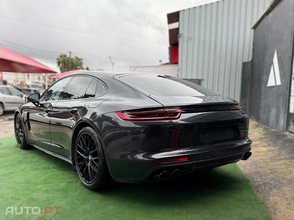 Porsche Panamera 4 E-Hybrid