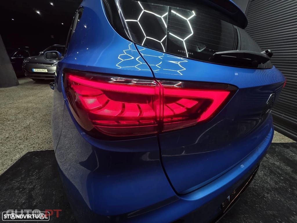 MG ZS EV 72.6 kWh Luxury OBC 11 kW