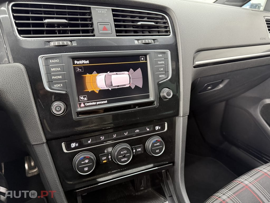 Volkswagen Golf 2.0 TSI GTI DSG