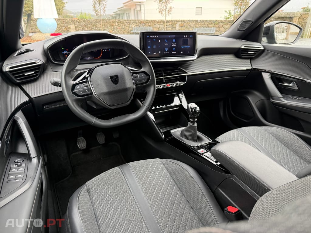 Peugeot 2008 1.2 PureTech Allure Pack