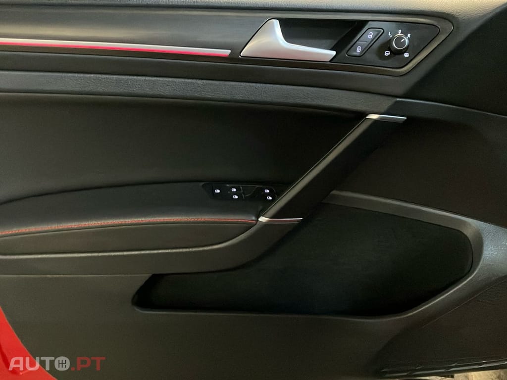 Volkswagen Golf 2.0 TSI GTI DSG Performance